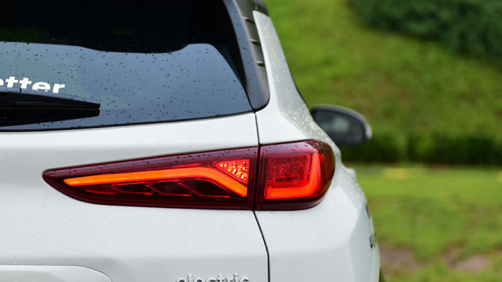 汽車后尾燈用染色PMMA材料