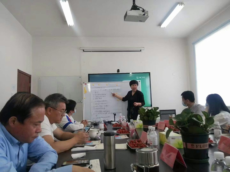 牛商企業(yè)家李總為大家分享了企業(yè)數(shù)字化轉(zhuǎn)型的成功經(jīng)驗(yàn)