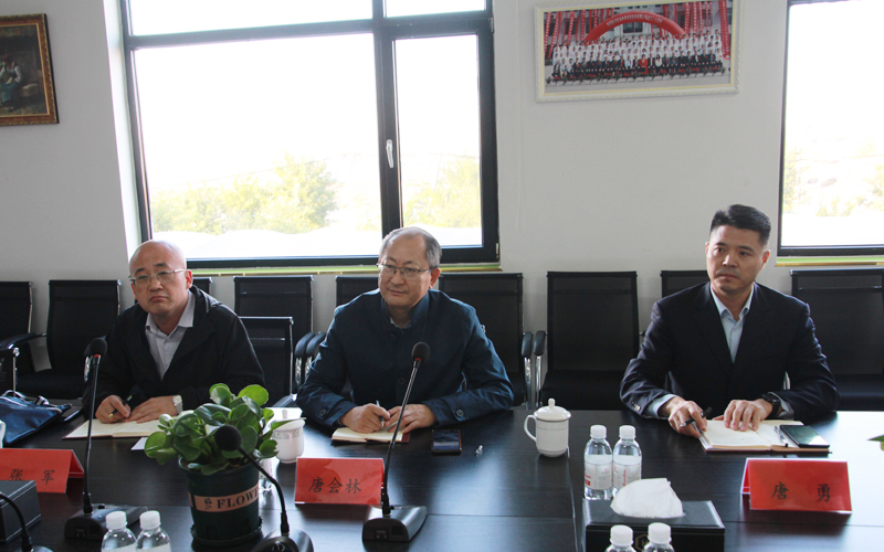 青島市委臺(tái)港澳辦等領(lǐng)導(dǎo)在青島中新華美塑料有限公司座談會(huì)