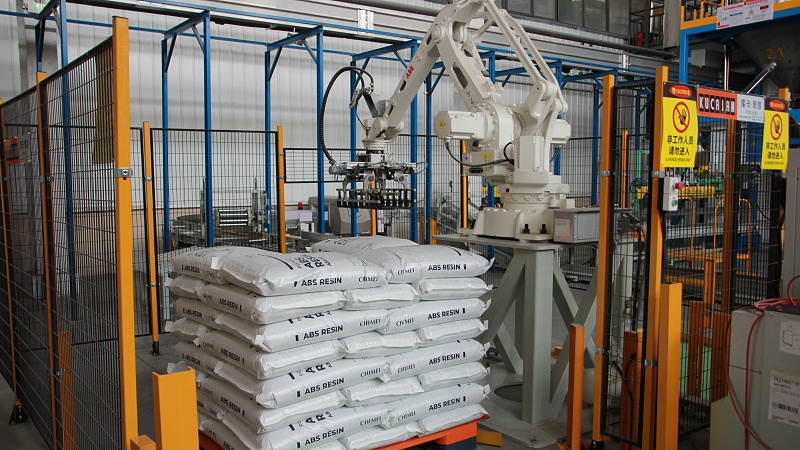 現(xiàn)代化車間--青島中新華美塑料有限公司