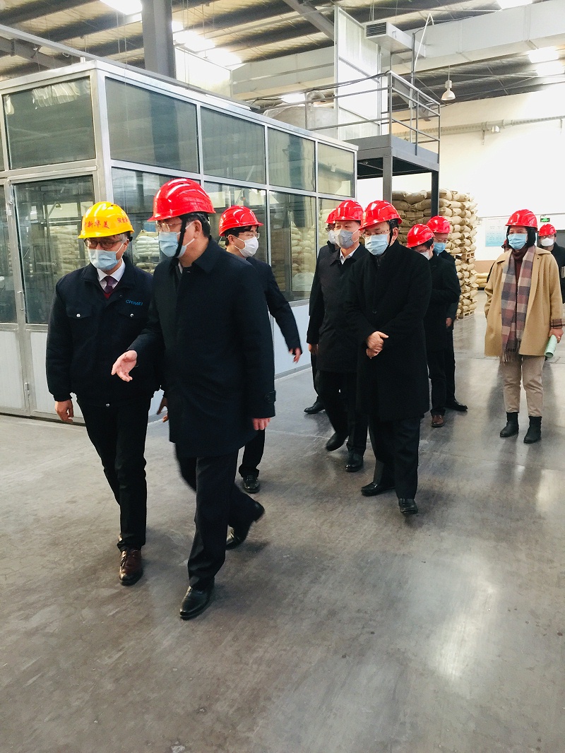 青島市委常委、統(tǒng)戰(zhàn)部部長王久軍、市委臺港澳辦主任紀(jì)家棟、城陽區(qū)區(qū)長解宏勁、區(qū)委常委、統(tǒng)戰(zhàn)部部長高尚倫一行蒞臨我司考察